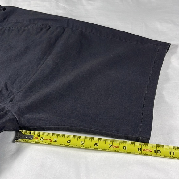 Old Navy mens charcoal grey Ultimate Slim flat front 9.5 inseam shorts - size 38 - Picture 9 of 10